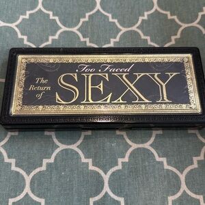 Too Faced The Return of SEXY eyeshadow palette